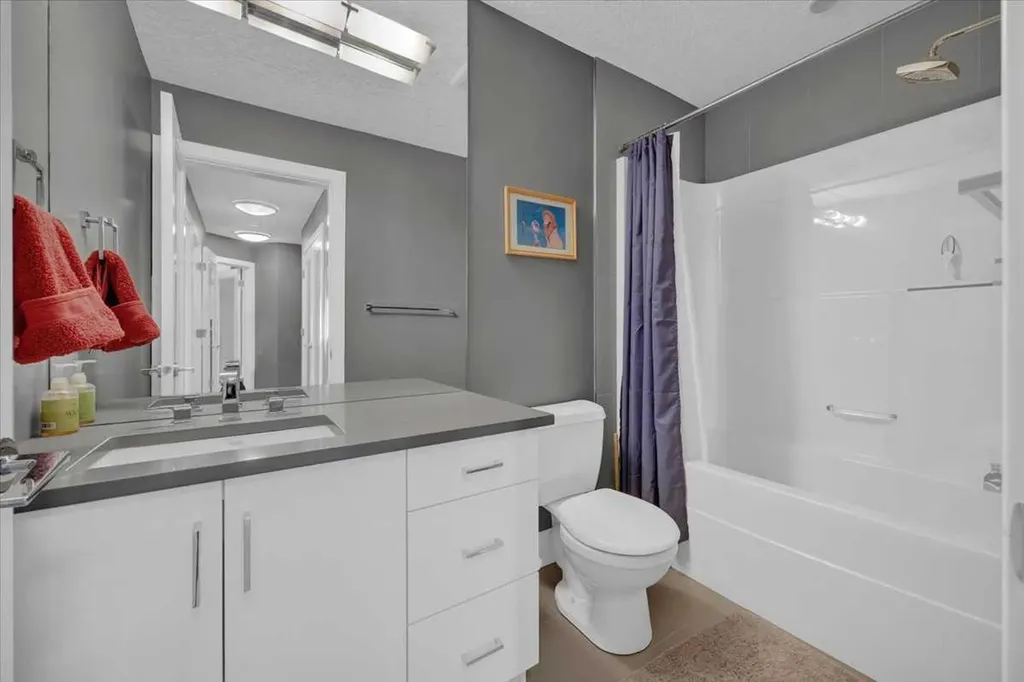 3712 16 Street SW Calgary AB T2T 4H2