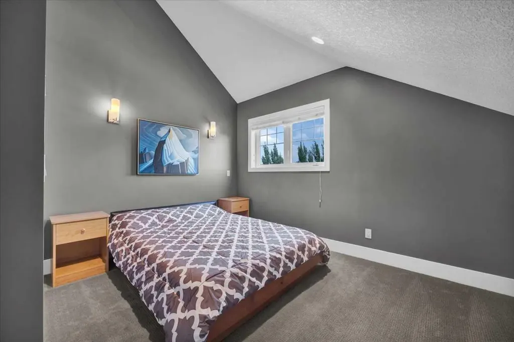 3712 16 Street SW Calgary AB T2T 4H2