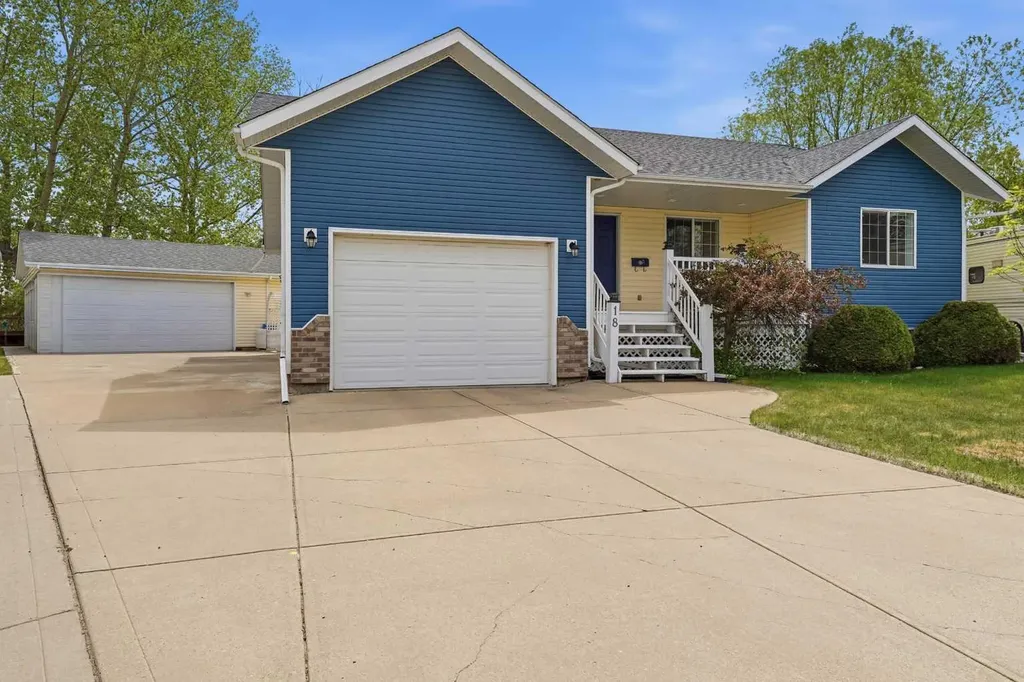 18 Osmond Close Red Deer AB T4N 6Y1