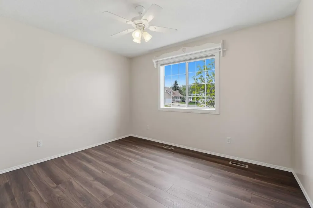 18 Osmond Close Red Deer AB T4N 6Y1