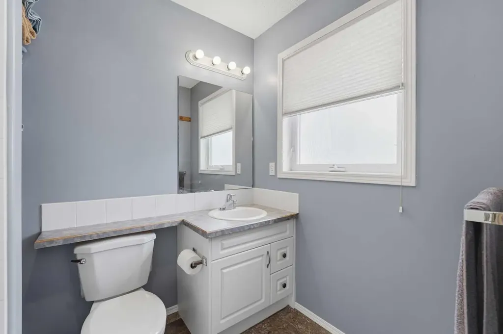 18 Osmond Close Red Deer AB T4N 6Y1