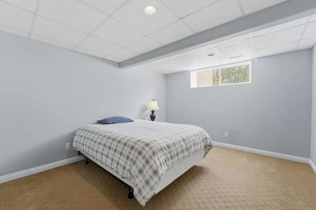 18 Osmond Close Red Deer AB T4N 6Y1