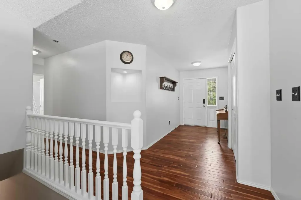 18 Osmond Close Red Deer AB T4N 6Y1