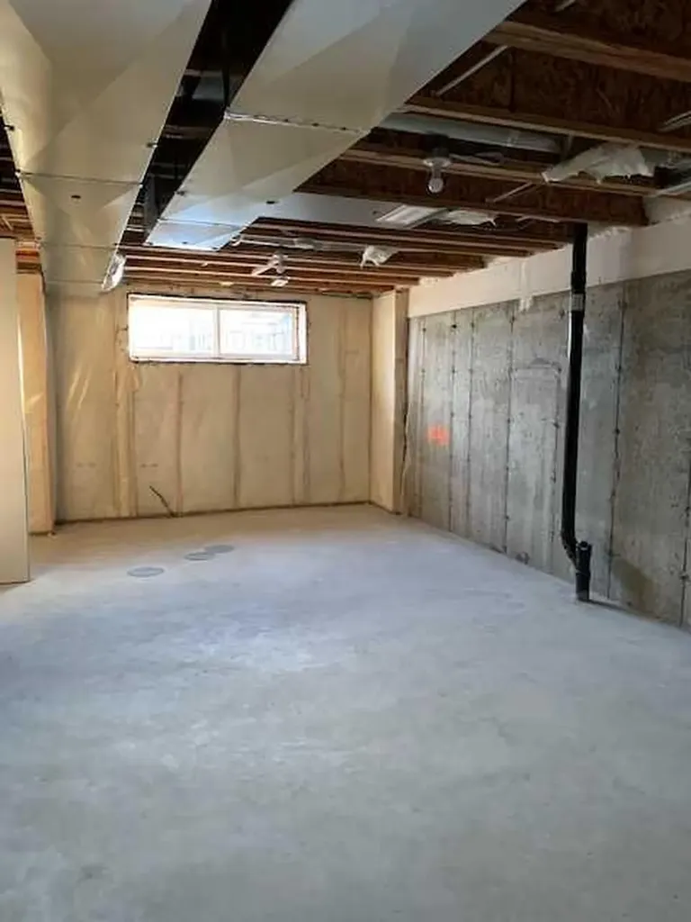 139 Ambleridge Street NW Calgary AB T3H 3H2