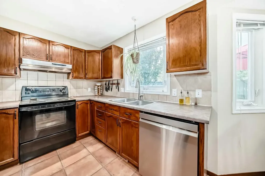 232 Macewan Ridge Close NW Calgary AB T3K 3A7