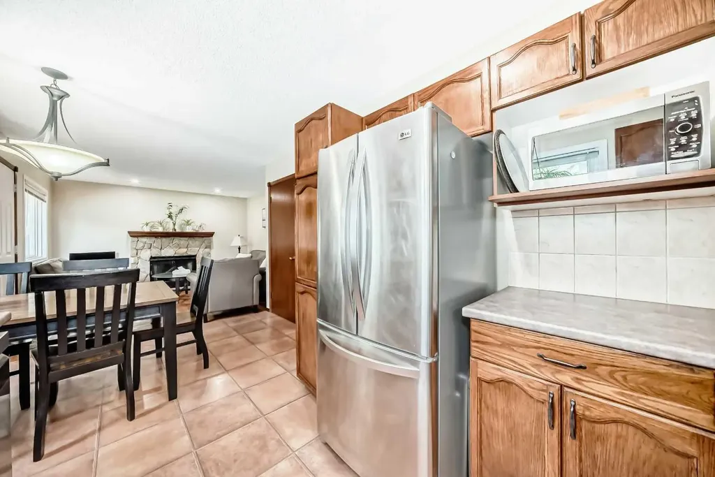 232 Macewan Ridge Close NW Calgary AB T3K 3A7