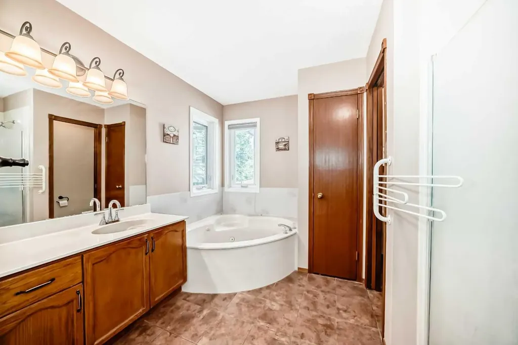 232 Macewan Ridge Close NW Calgary AB T3K 3A7