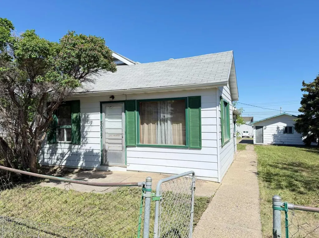 5027 46 Avenue Spirit River AB T0H 3G0