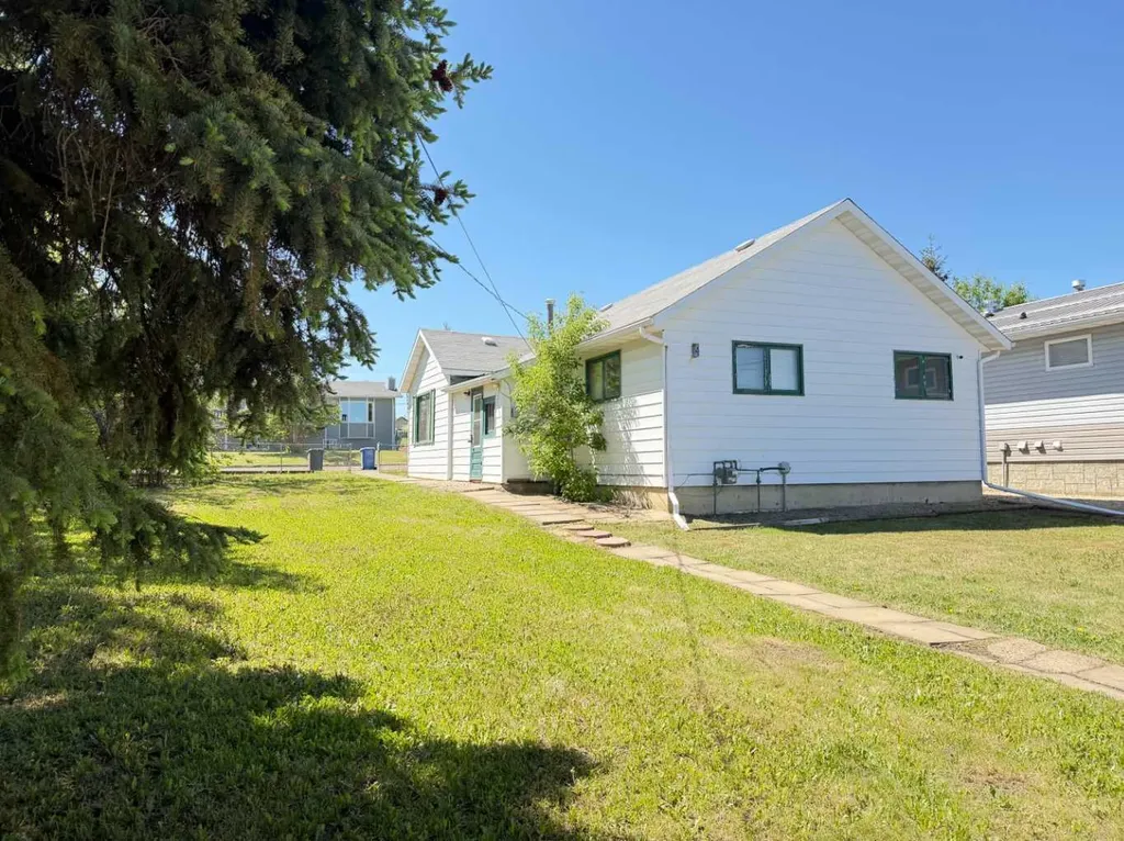 5027 46 Avenue Spirit River AB T0H 3G0