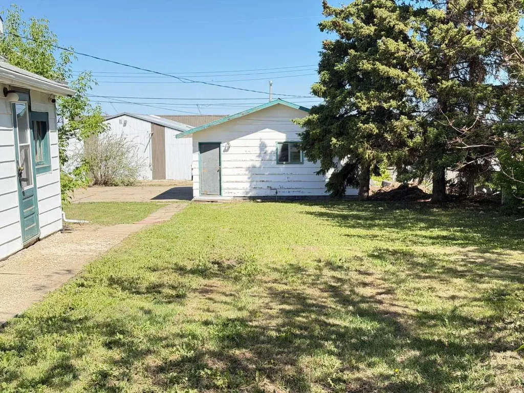 5027 46 Avenue Spirit River AB T0H 3G0