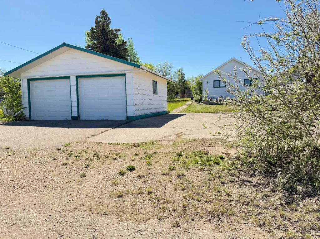 5027 46 Avenue Spirit River AB T0H 3G0