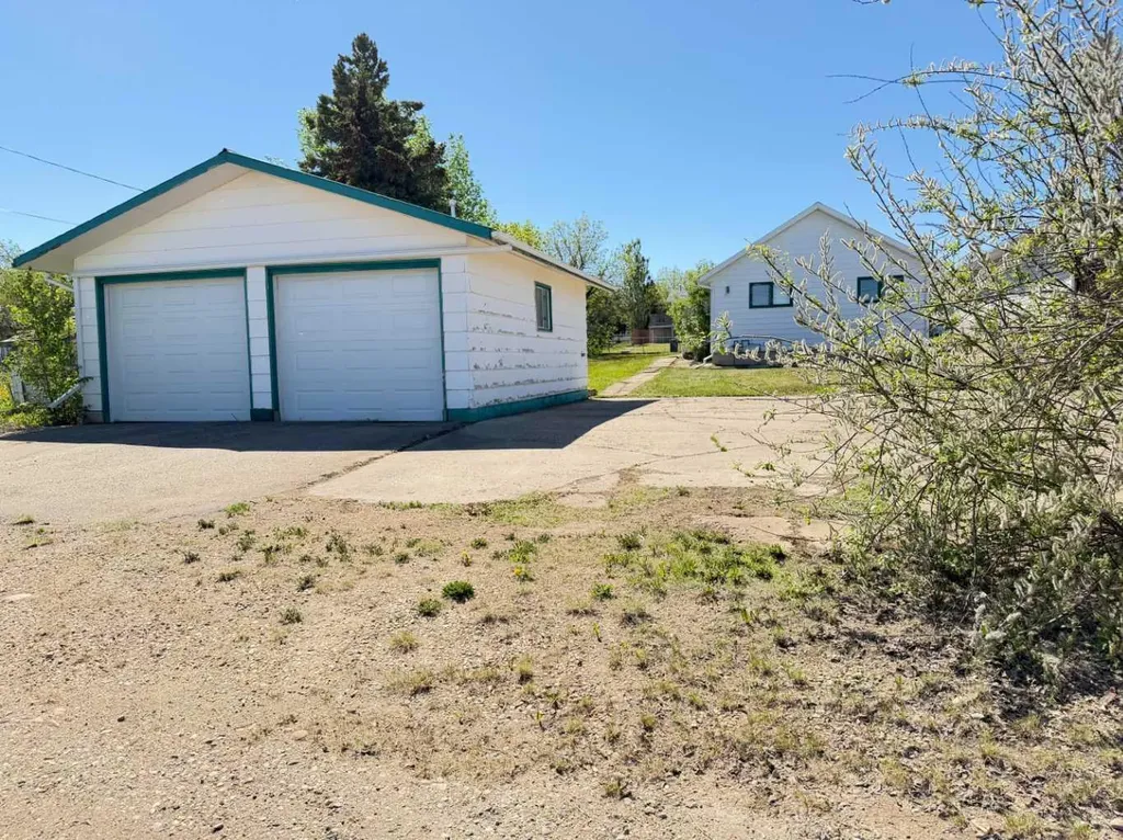 5027 46 Avenue Spirit River AB T0H 3G0
