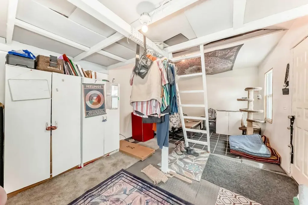 68 Woodview Court SW Calgary AB T2W 4X4