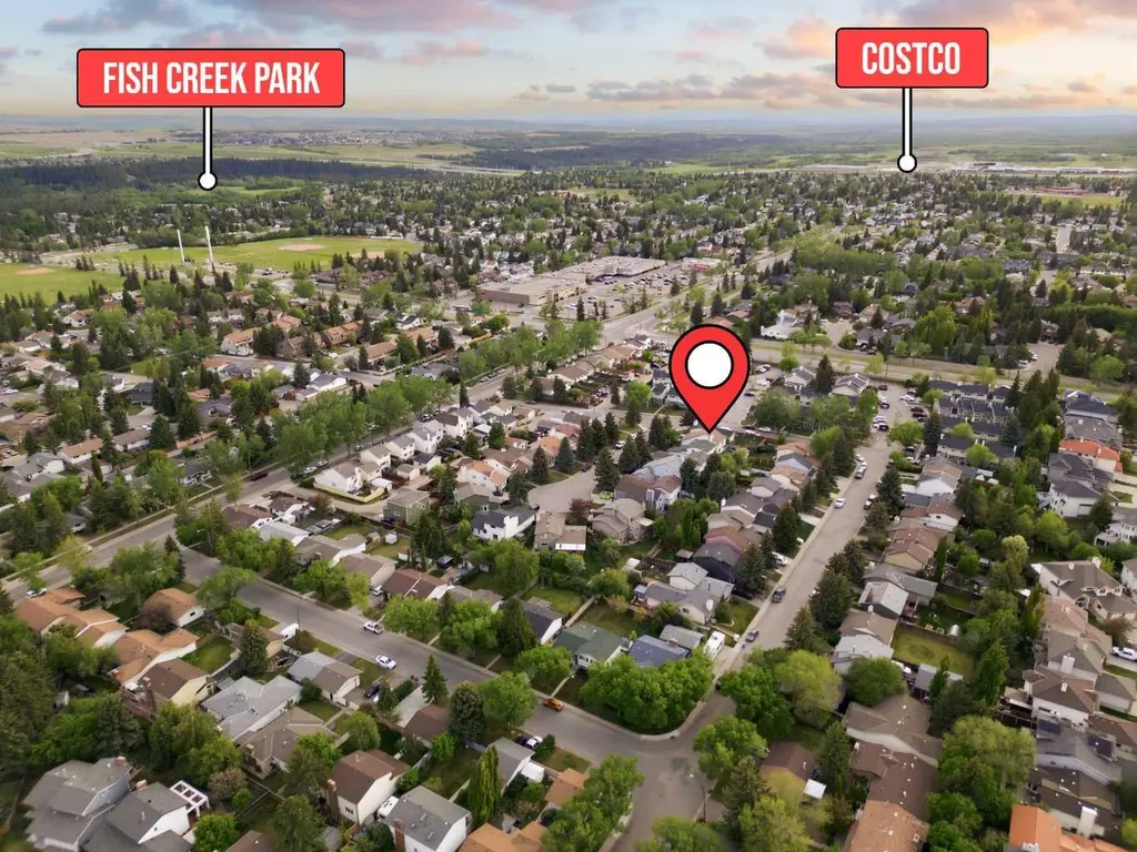 68 Woodview Court SW Calgary AB T2W 4X4