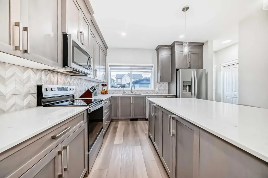 246 Midgrove Mews SW Airdrie AB T4B 5K8