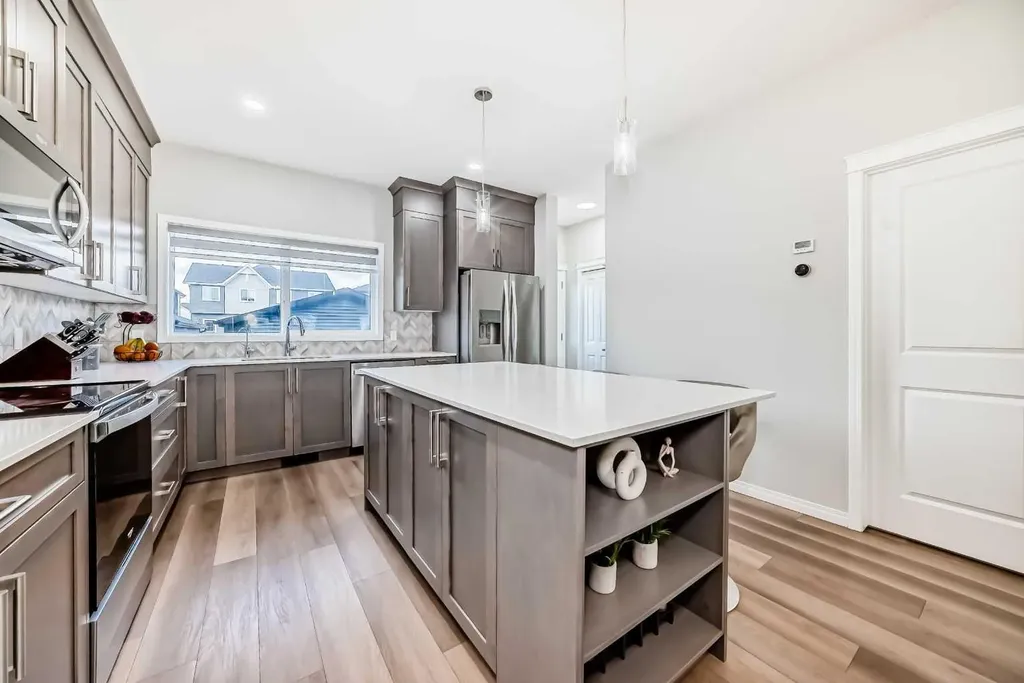 246 Midgrove Mews SW Airdrie AB T4B 5K8