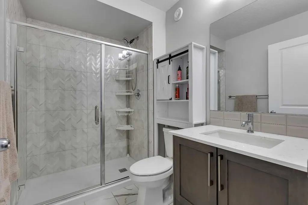 246 Midgrove Mews SW Airdrie AB T4B 5K8