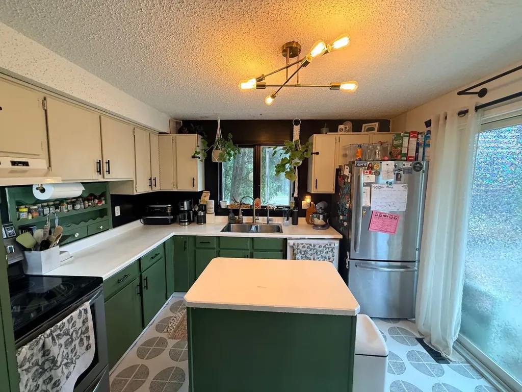 5701 31 Street Lloydminster AB T9V 1W4