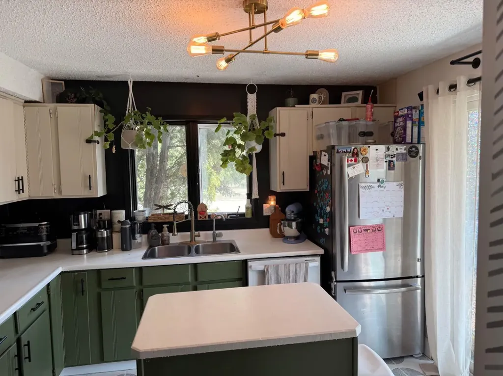 5701 31 Street Lloydminster AB T9V 1W4