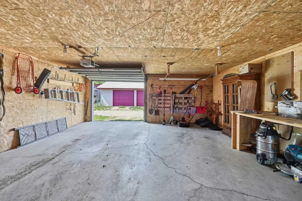 2406 26 Street Nanton AB t0l1r0
