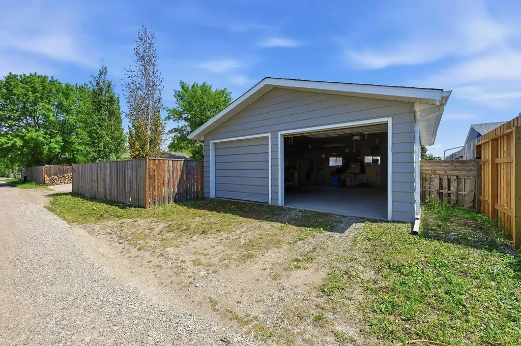 2406 26 Street Nanton AB t0l1r0