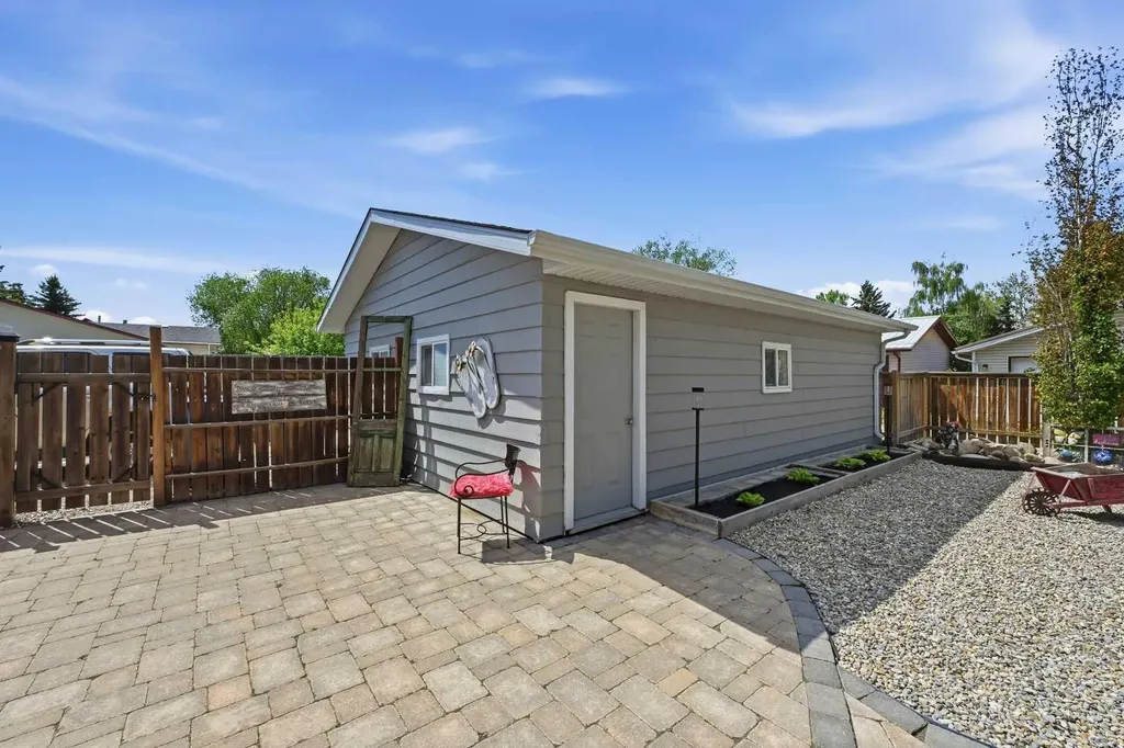 2406 26 Street Nanton AB t0l1r0