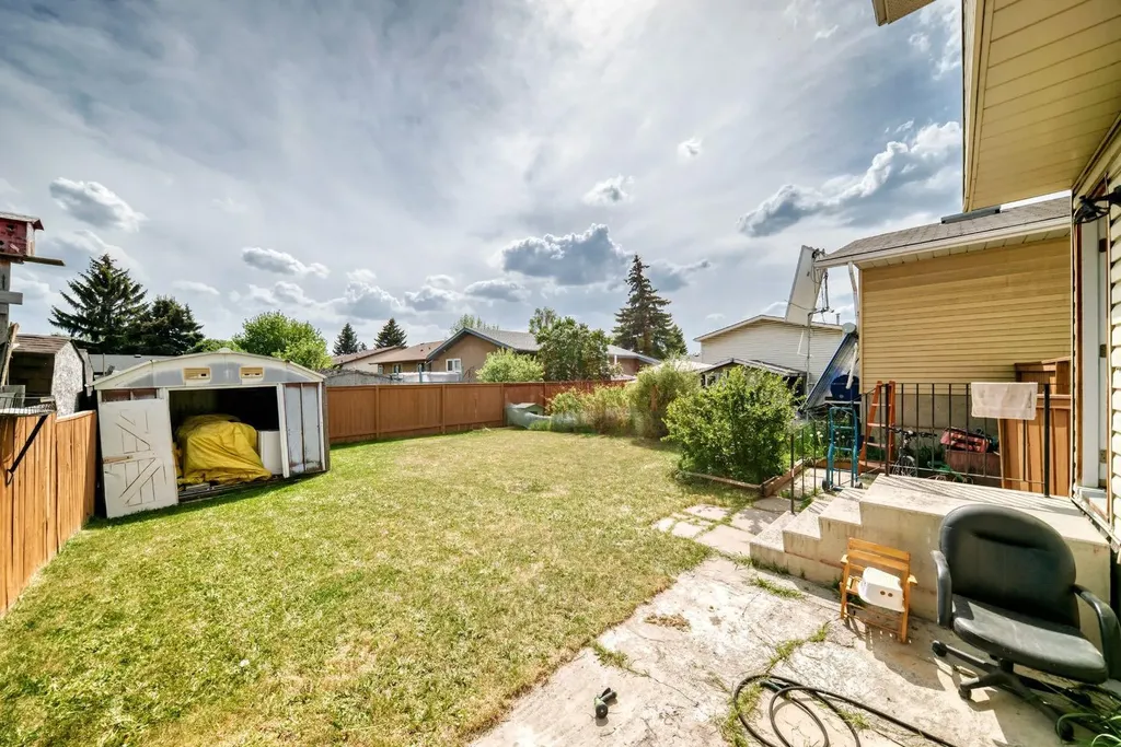 411 Abadan Place NE Calgary AB T2A 6W3