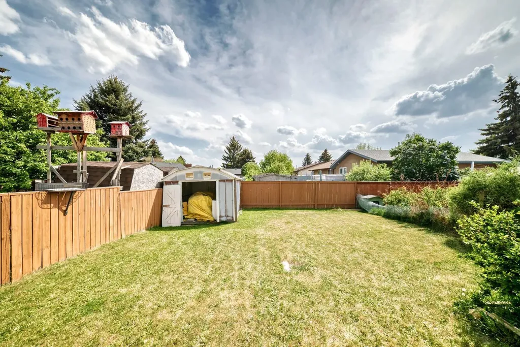 411 Abadan Place NE Calgary AB T2A 6W3