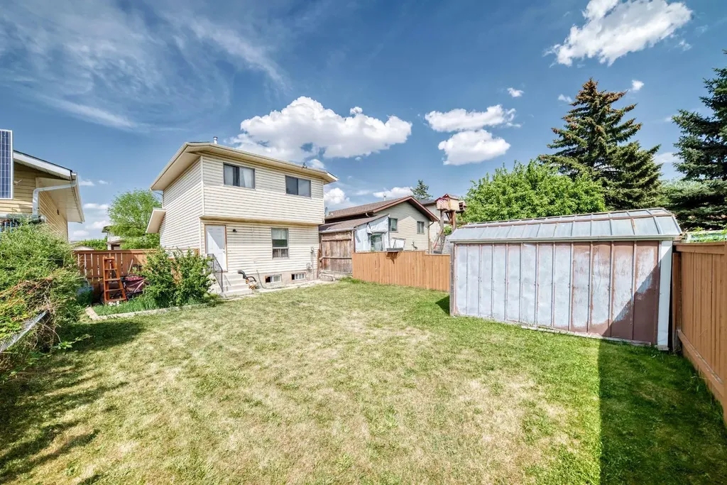 411 Abadan Place NE Calgary AB T2A 6W3
