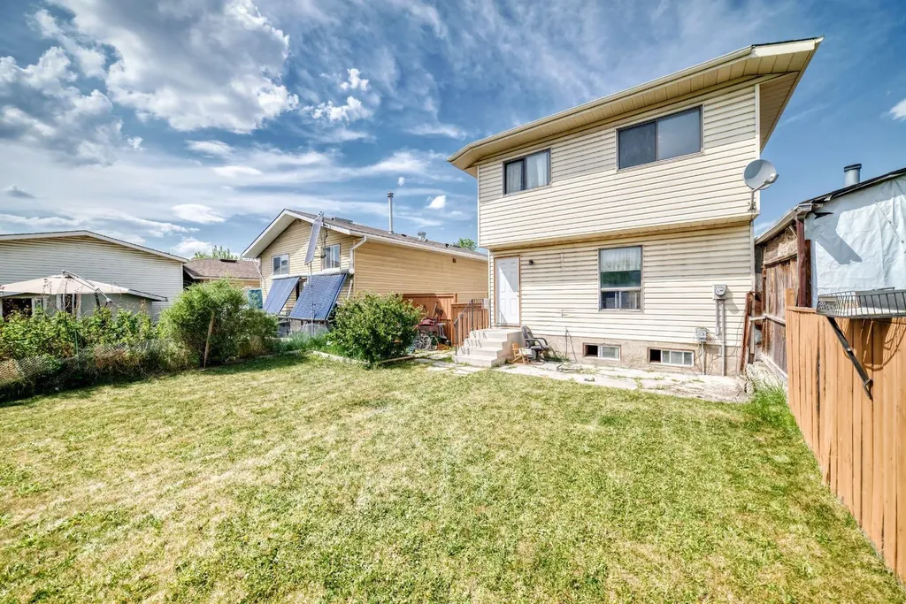 411 Abadan Place NE Calgary AB T2A 6W3