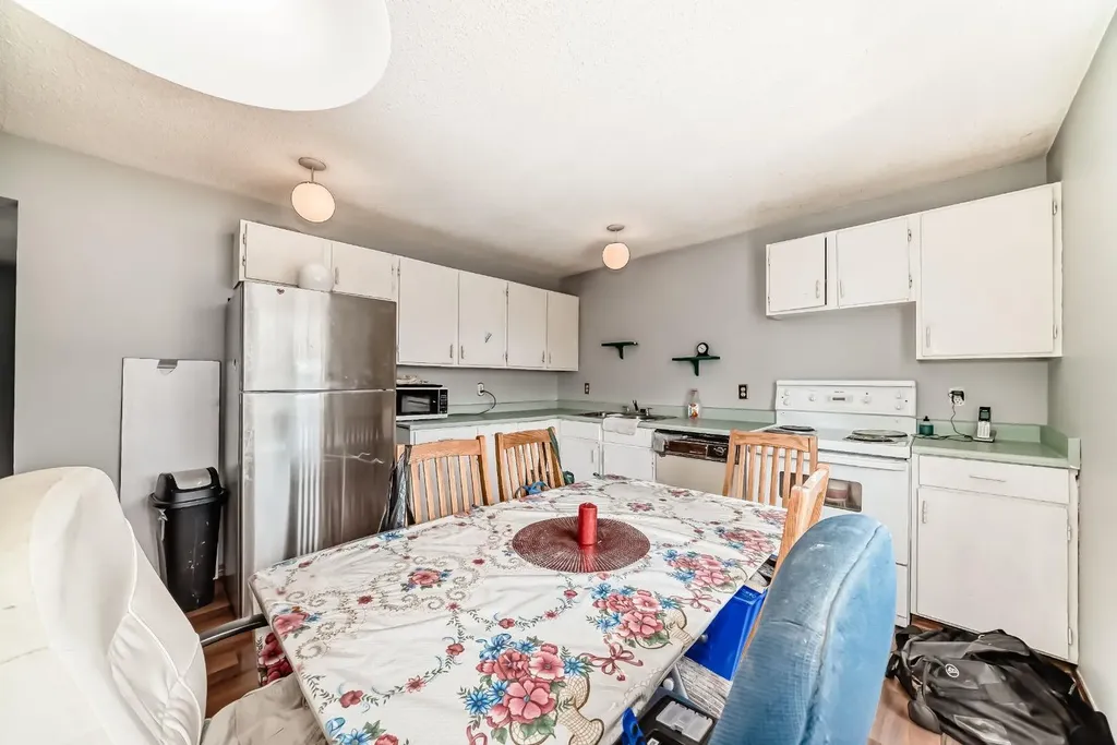 411 Abadan Place NE Calgary AB T2A 6W3