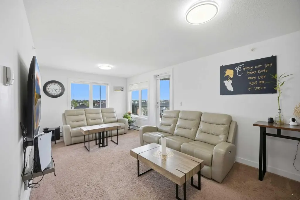 6118 80 Avenue NE Calgary AB T3J 0S6