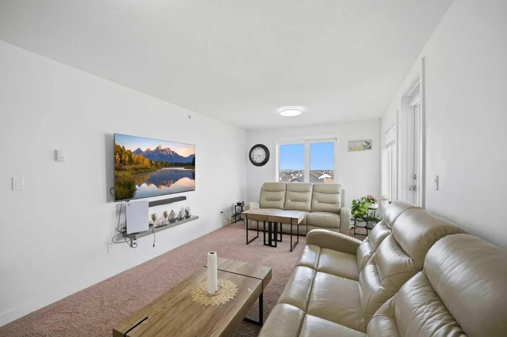 6118 80 Avenue NE Calgary AB T3J 0S6