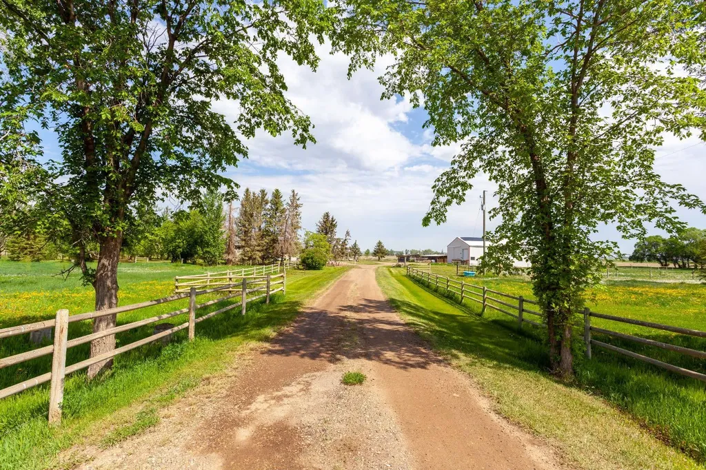 140014 Township Road 150 Rolling Hills AB T0J2S0