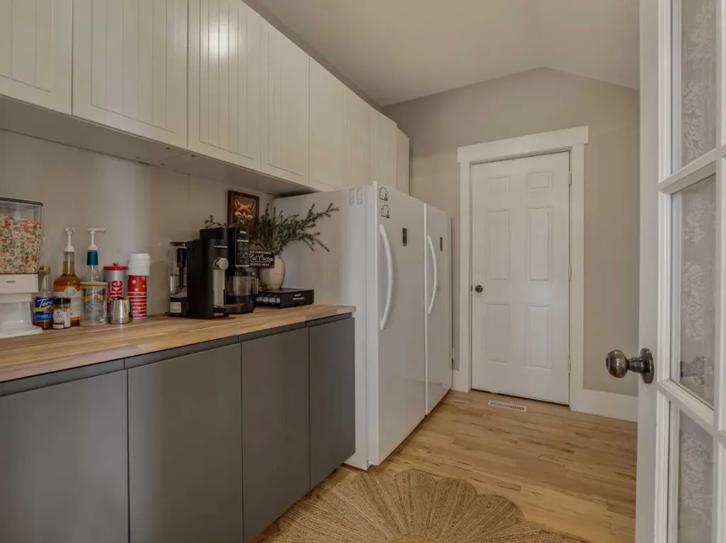 215008 Township Road 94 Rural Lethbridge County AB T1J 5R4