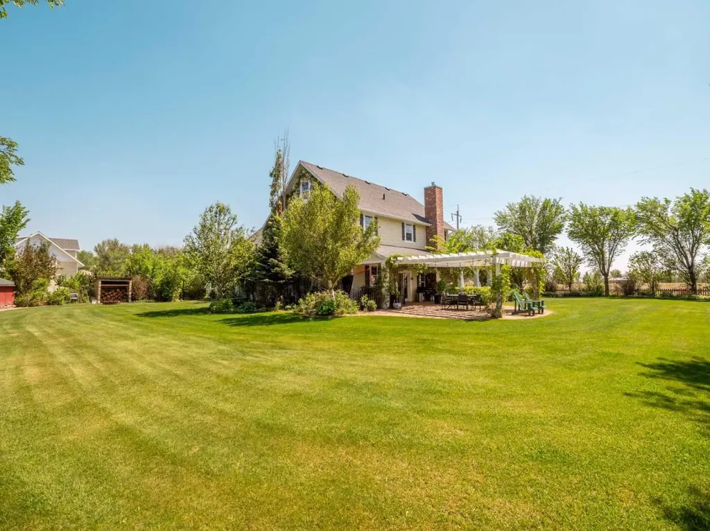 215008 Township Road 94 Rural Lethbridge County AB T1J 5R4