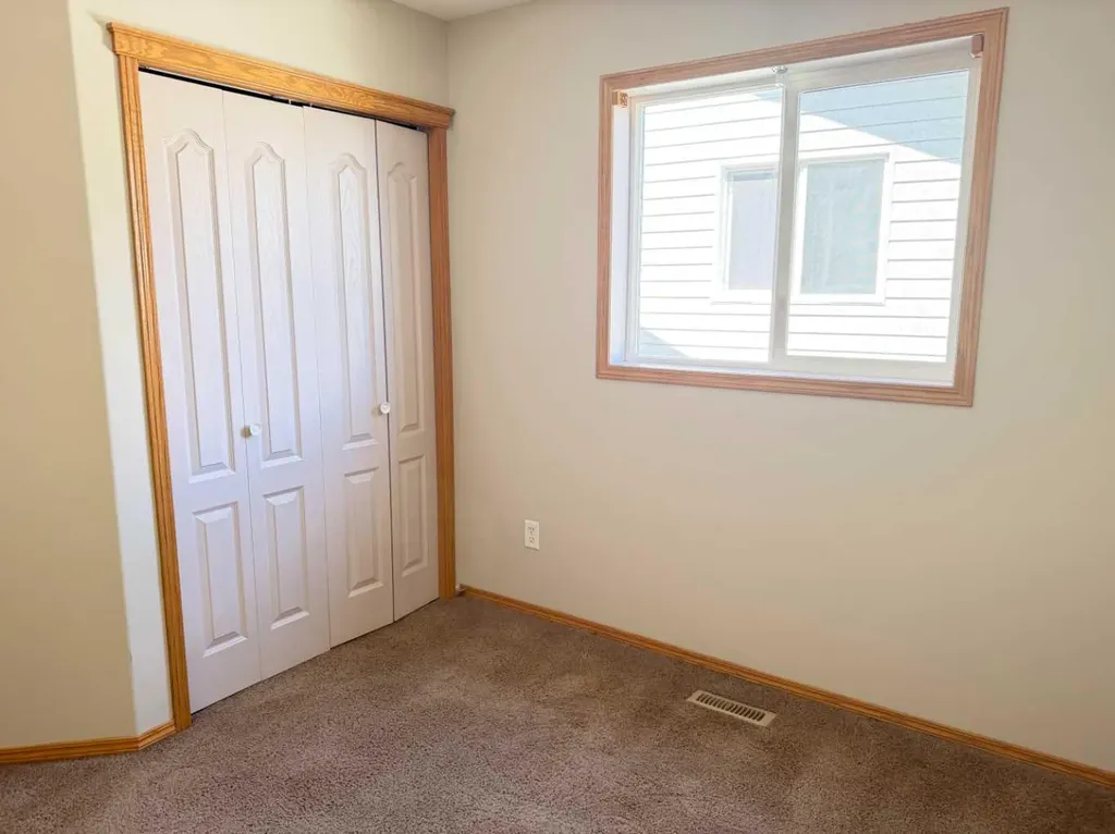 144 Pinnacle Avenue Grande Prairie AB T8W 0A9