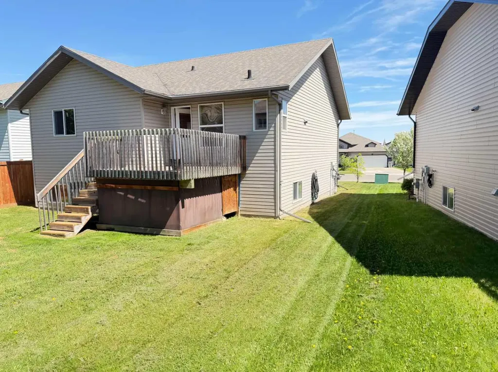 144 Pinnacle Avenue Grande Prairie AB T8W 0A9