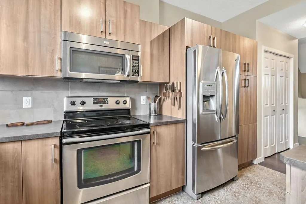 10 Auburn Bay Avenue SE Calgary AB T3M0P6