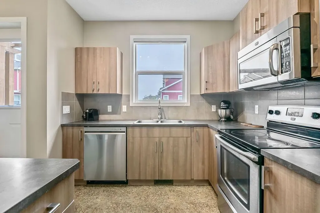 10 Auburn Bay Avenue SE Calgary AB T3M0P6
