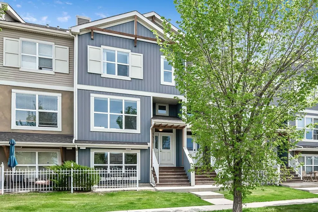 10 Auburn Bay Avenue SE Calgary AB T3M0P6