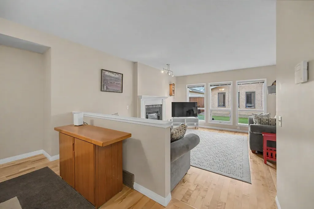 1206 19 Avenue NW Calgary AB T2M 1A2