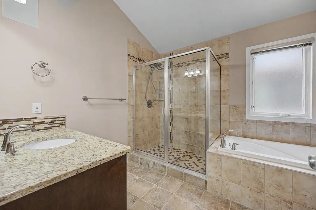 1206 19 Avenue NW Calgary AB T2M 1A2