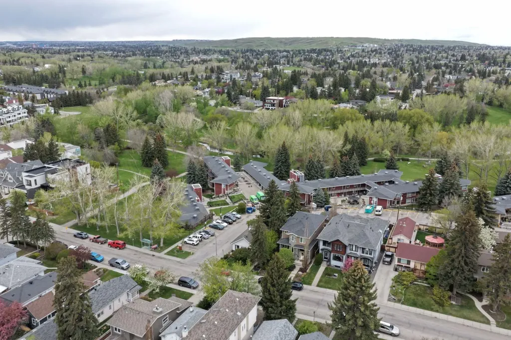 1206 19 Avenue NW Calgary AB T2M 1A2