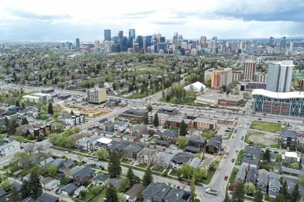 1206 19 Avenue NW Calgary AB T2M 1A2