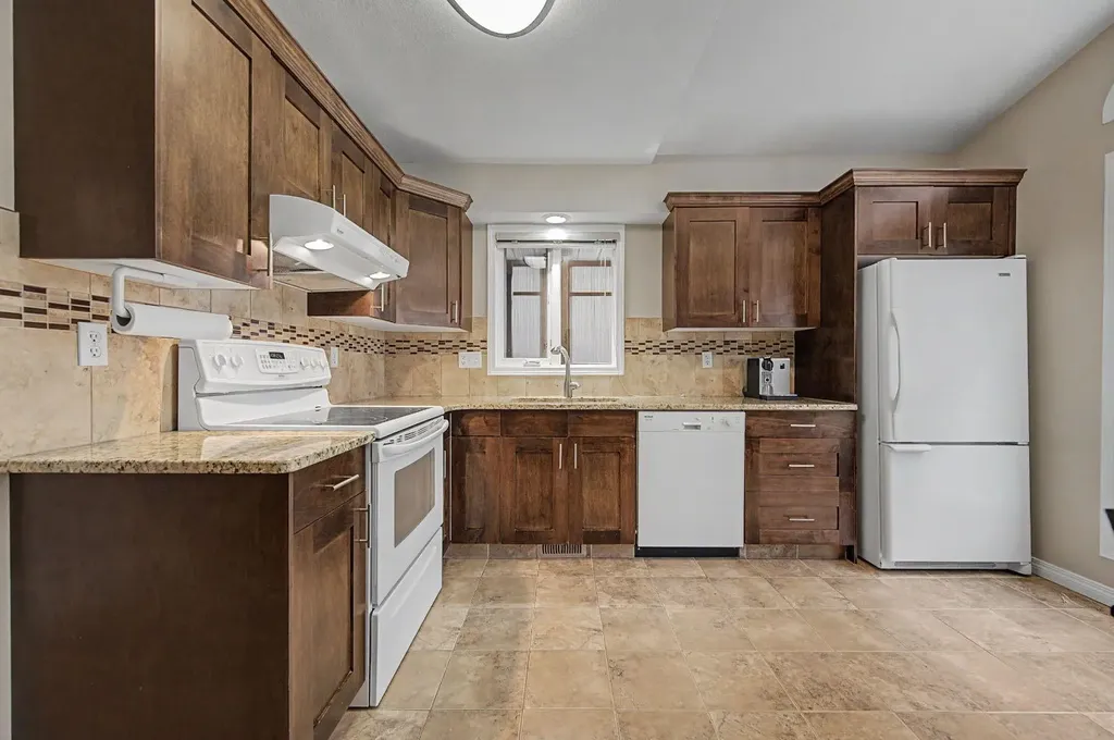 1206 19 Avenue NW Calgary AB T2M 1A2