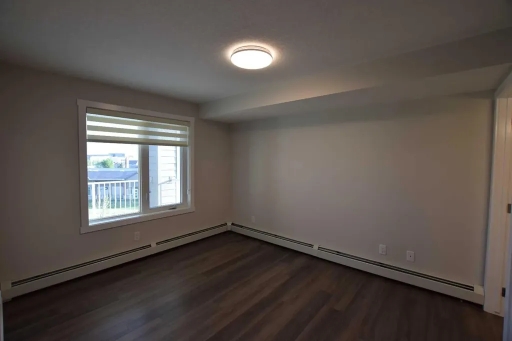 6118 80 Calgary AB T3J 0S6