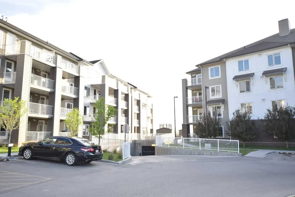 6118 80 Calgary AB T3J 0S6