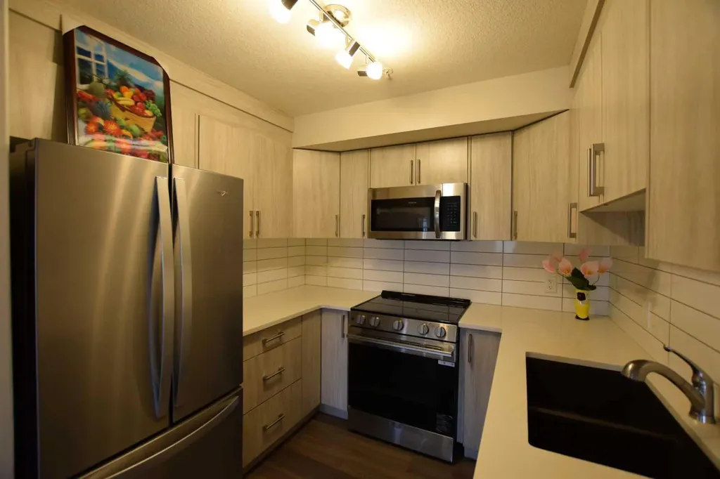 6118 80 Avenue Calgary AB T3J 0S6