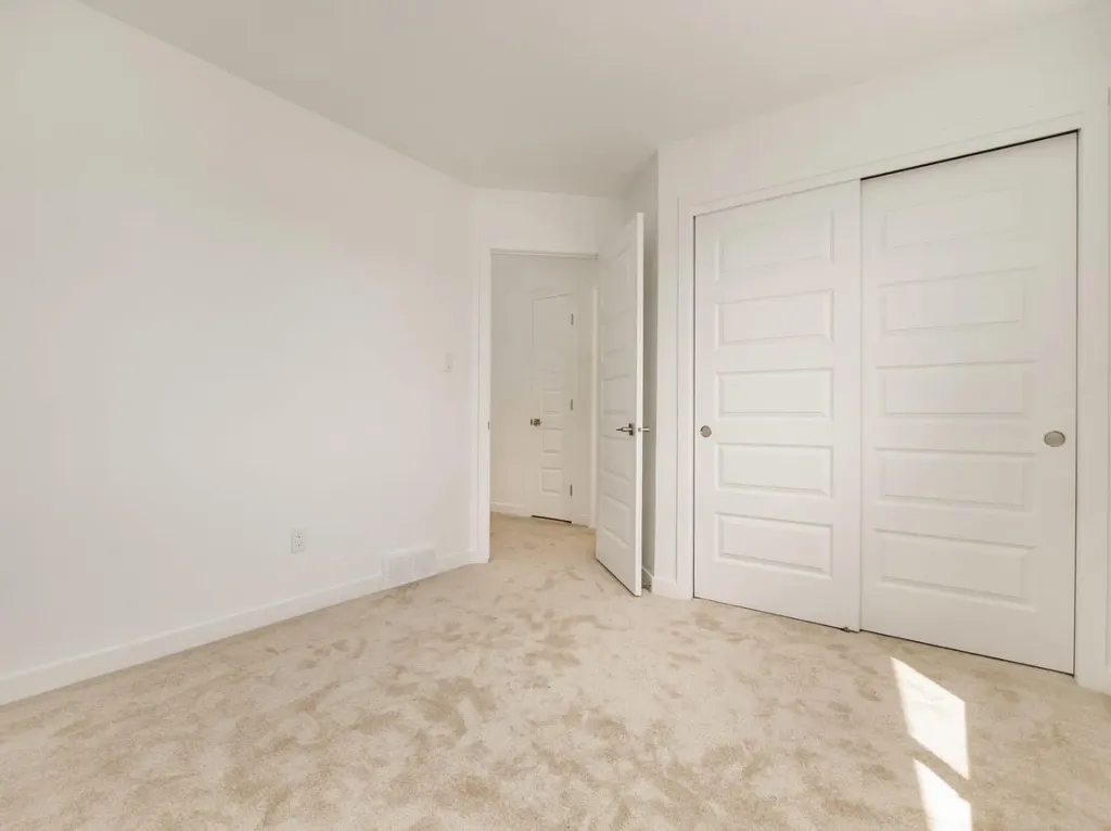 2604 43 Street S Lethbridge AB T1K8K2